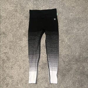 Brand new black and white gradient leggings